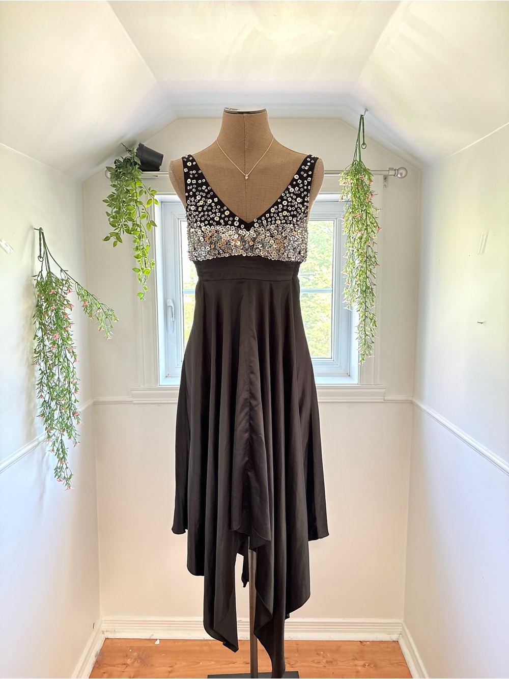 Black Embellished V-Neck Cocktail Dress